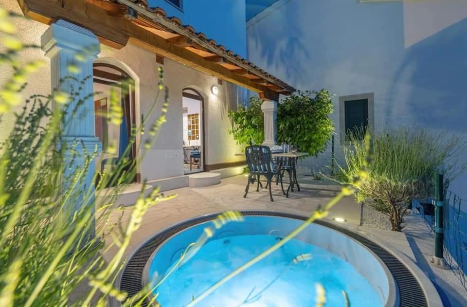 33 Ulica Nikole Jurisica Apartment Senj  Bilik gambar